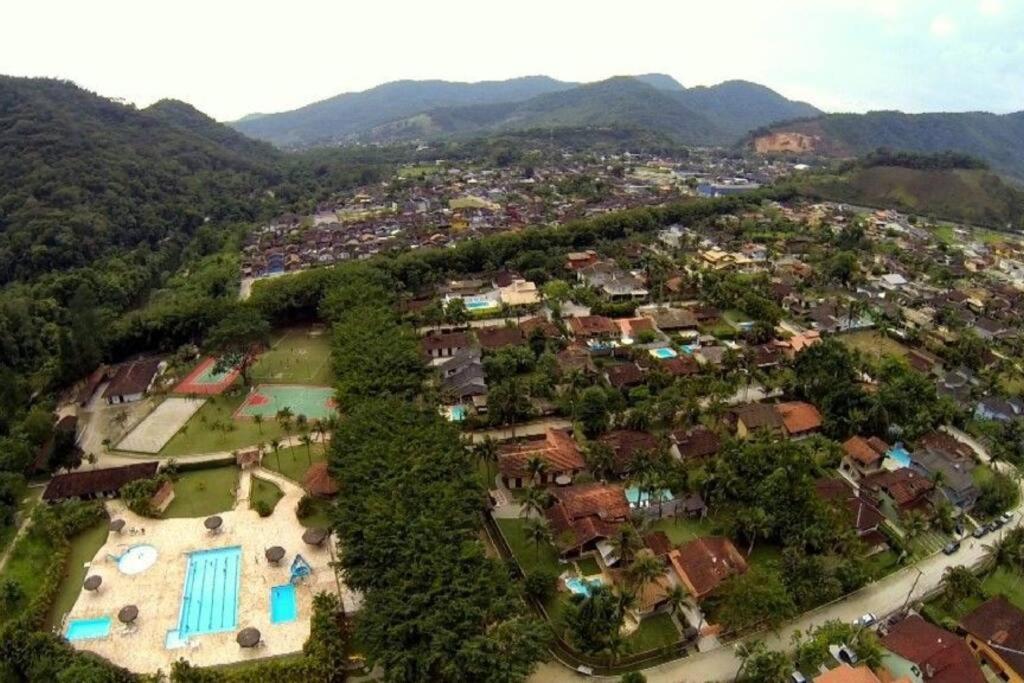 Casa Confortavel E Ampla Com Piscina E Bilhar! Holiday home