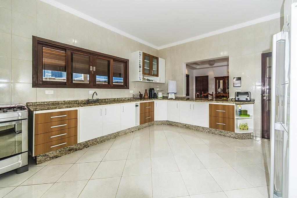Casa de Férias Casa Confortavel E Ampla Com Piscina E Bilhar! Ubatuba